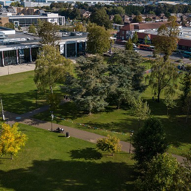 Unit 3 Grove Park, Court Drive